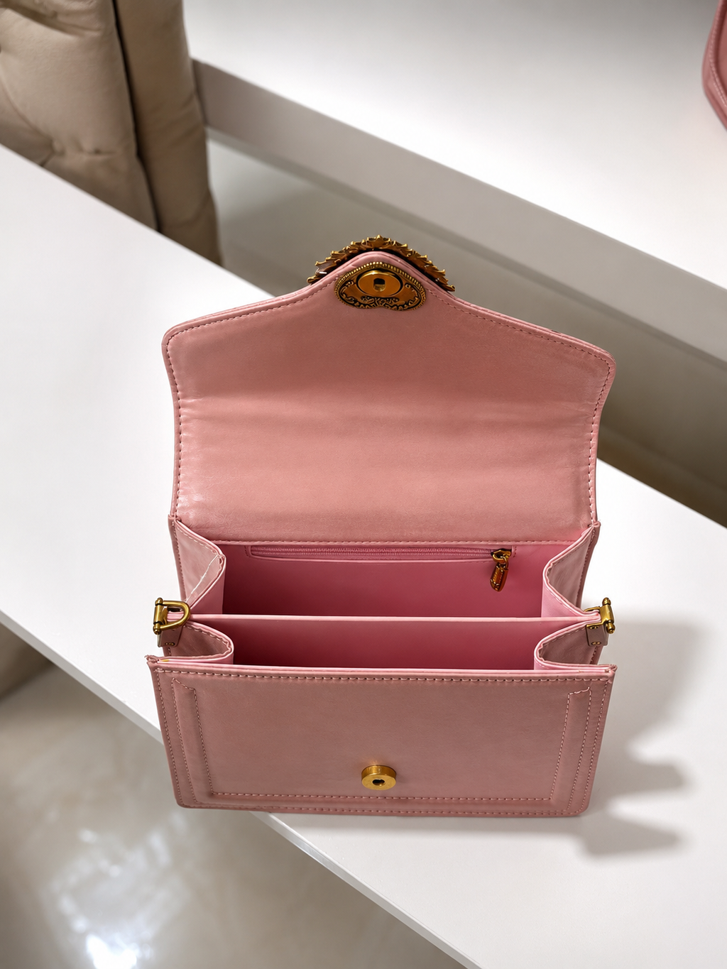 DG bolsa rosa
